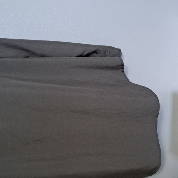 Isabel Maternity blouse medium olive green roll sleeve tunic. - Picture 3 of 9